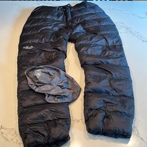 Men’s Rab Argon puffy pants in medium black